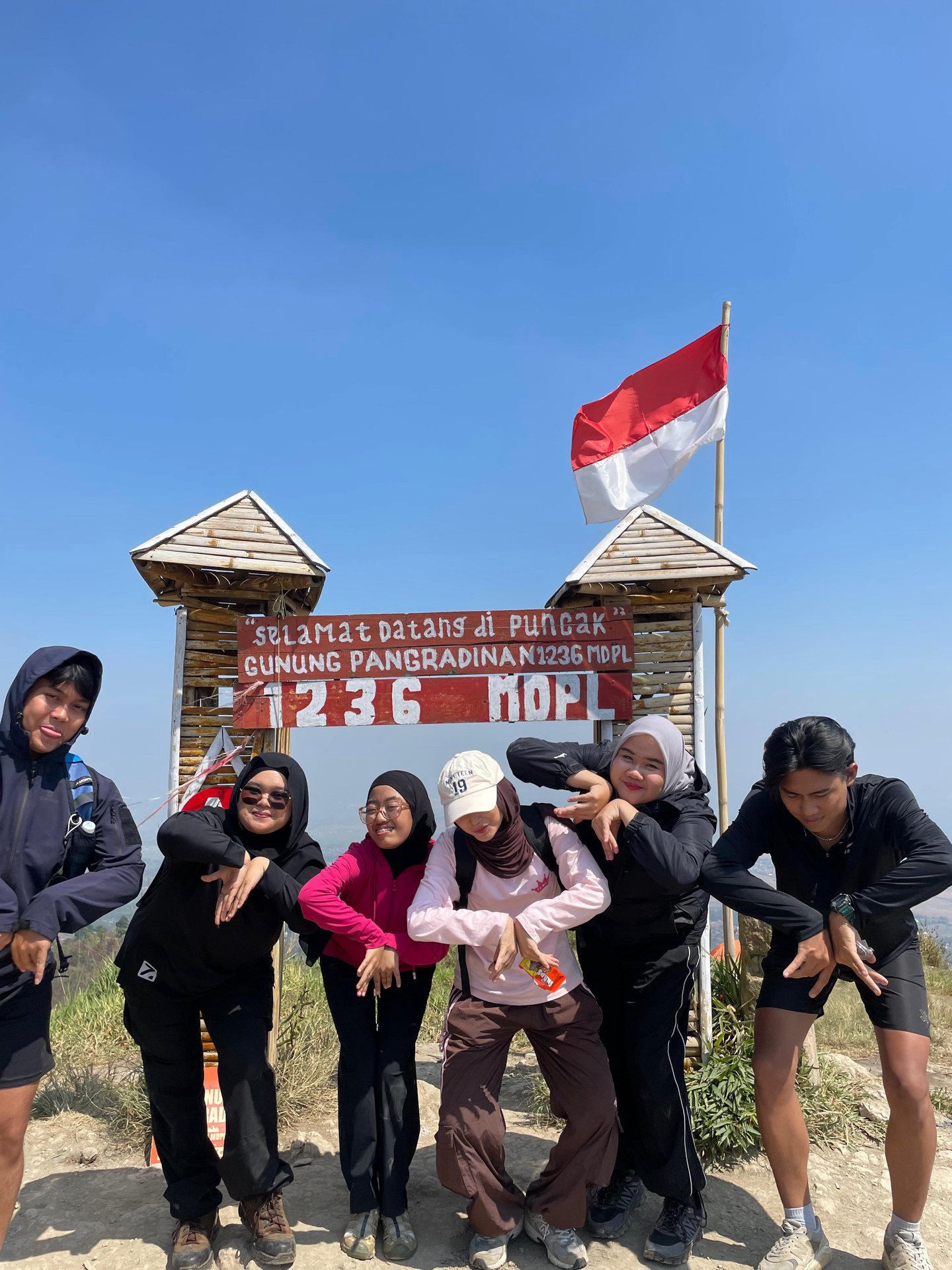 Pendakian Gunung Pangradinan Cikancung: Panduan Jalur, Biaya, dan Estimasi Waktu (Catatan Tektok Langsung)